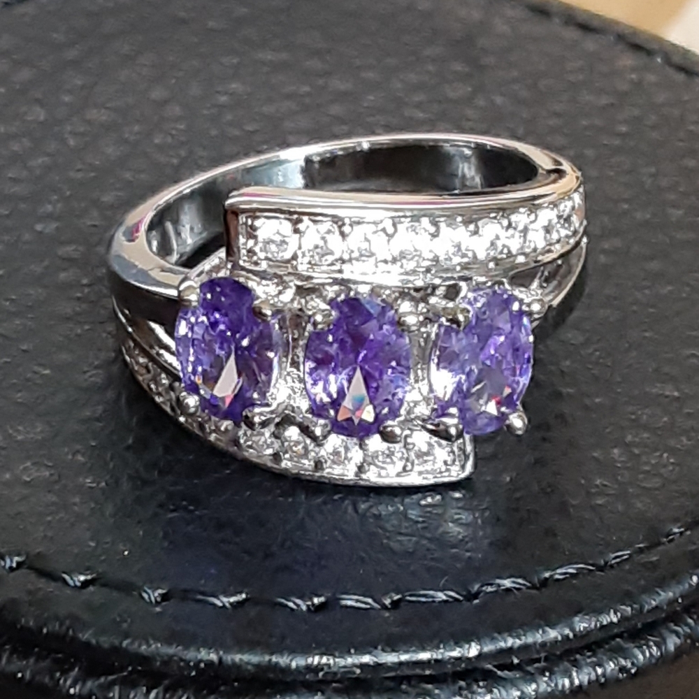Large Purple Pretty Women's Ring, Size: 5 - Picture 6 of 13